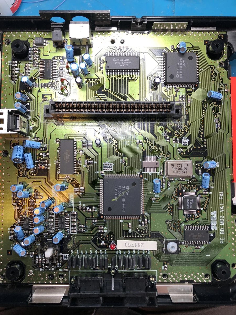 Sega Mega Drive 2 — placa revisão VA1, PAL (Europa)